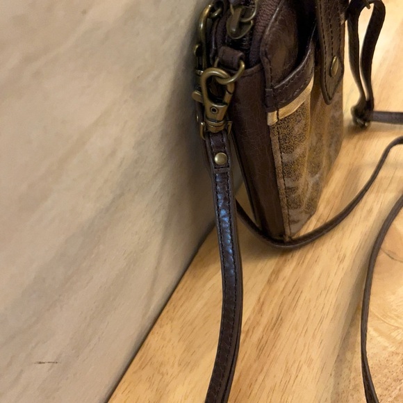 The Sak Crossbody Wallet With Cheetah Print - Picture 3 of 10